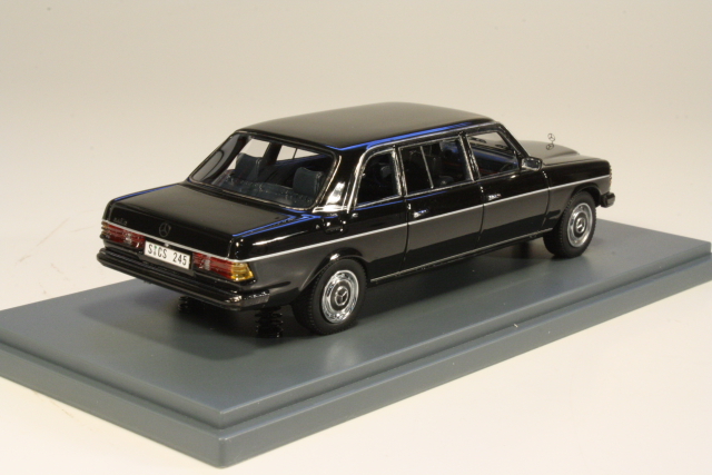 Mercedes 240D Diesel (w123) Lang 1978, musta