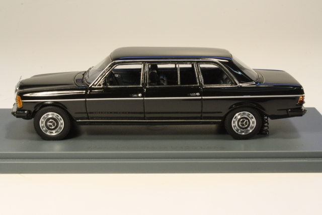 Mercedes 240D Diesel (w123) Lang 1978, musta
