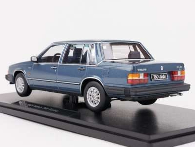 Volvo 760 Turbo 1985, blue