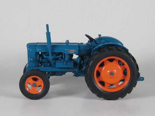 Fordson Power Major 1958, sininen 1:32 - Sulje napsauttamalla kuva