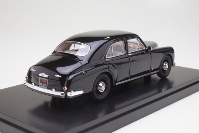 Alfa-Romeo 6C 2500 Turismo Berlina 1950, musta