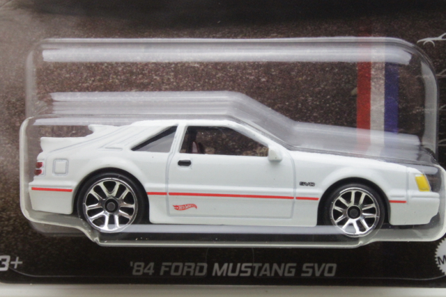 Ford Mustang SVO 1984, valkoinen