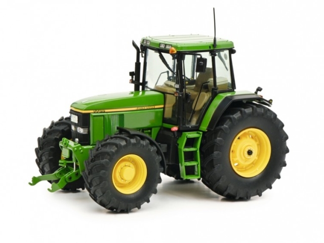 John Deere 7700, green