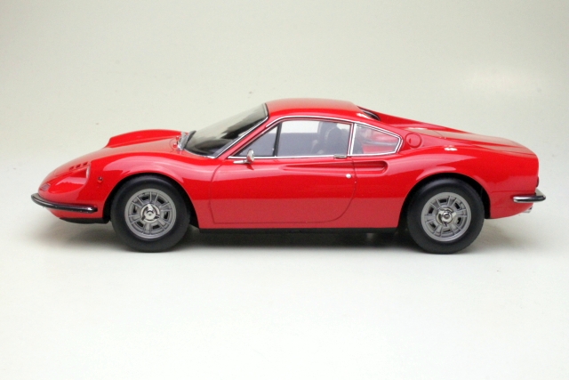 Ferrari Dino 246 GT 1968, punainen