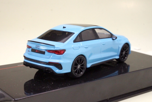 Audi RS3 Limousine 2022, blue