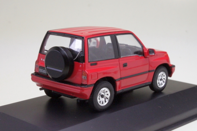 Suzuki Escudo 1992, red