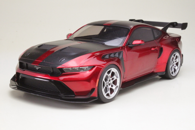 Ford Mustang GTD 2025, punainen/musta