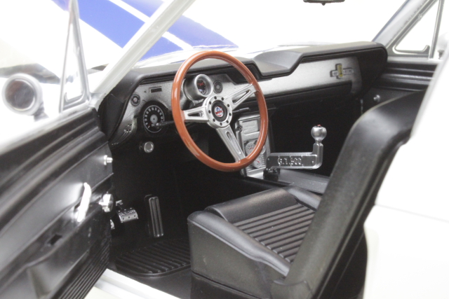 Ford Mustang Shelby GT500 1967, valkoinen/sininen