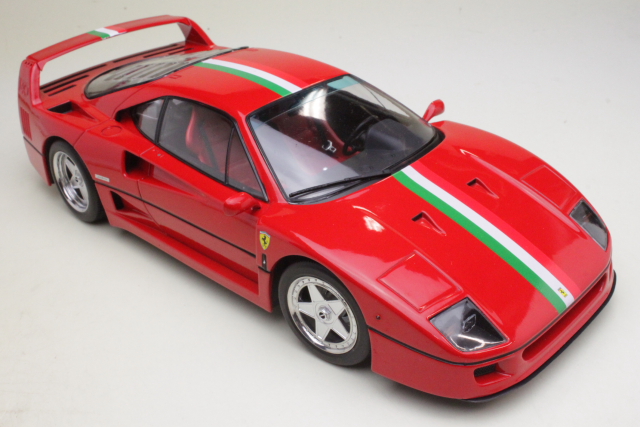 Ferrari F40 1987, punainen "Italia Design"