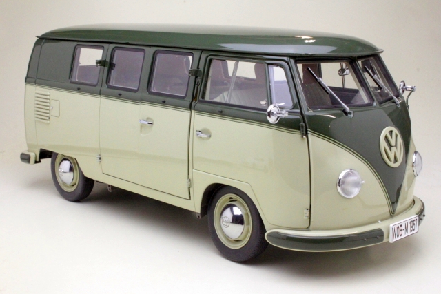 VW T1 Standard Bus 1958, green/beige