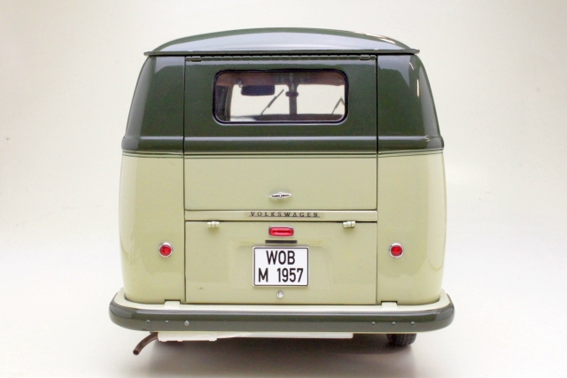 VW T1 Standard Bus 1958, green/beige