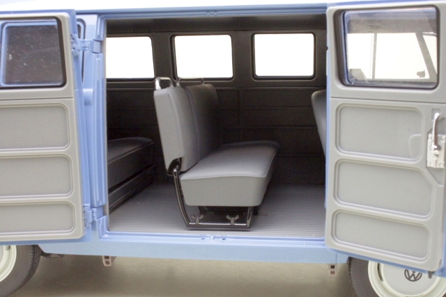 VW T1 Kombi Bus 1957, sininen