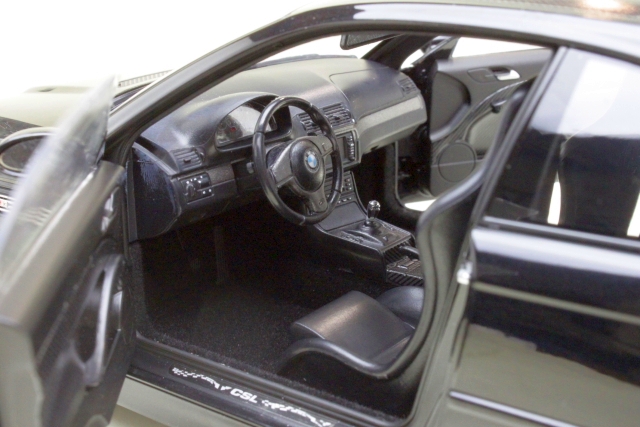 BMW M3 CSL 2003, musta