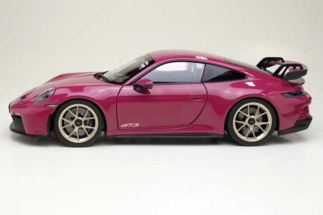 Porsche 911 GT3 2021, red