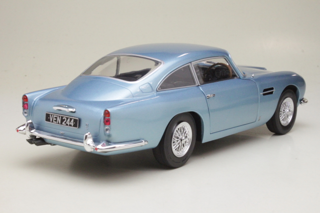 Aston Martin DB5 1964, vaaleansininen