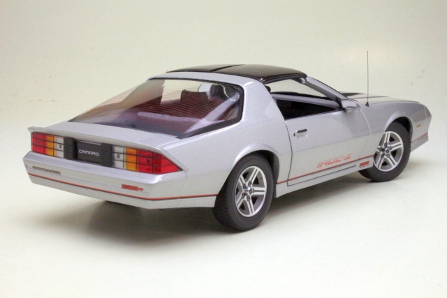 Chevrolet Camaro IROC 1985, hopea