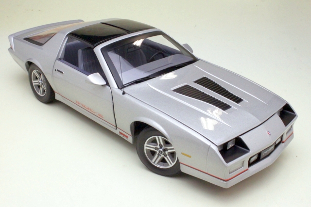 Chevrolet Camaro IROC 1985, hopea