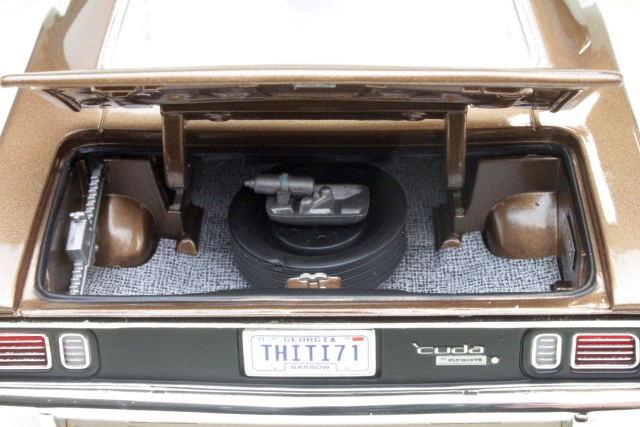 Plymouth Cuda 340 Coupe 1971, brown/white