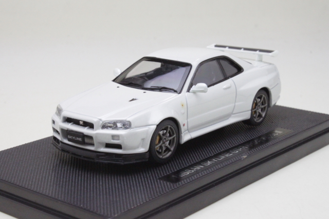 Nissan Skyline GT-R R34 VSPEC II, white