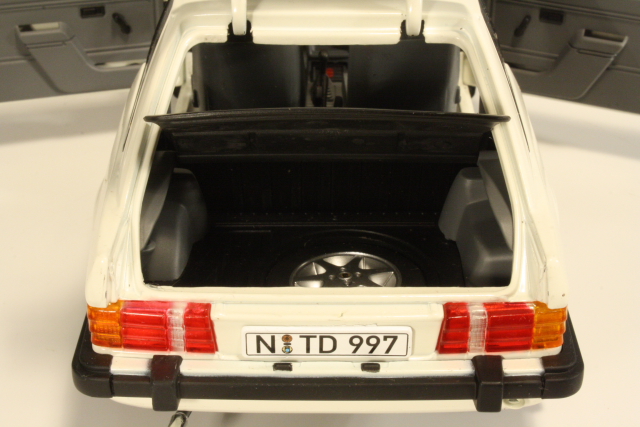 Ford Escort Mk3 Escort RS1600i 1984, valkoinen
