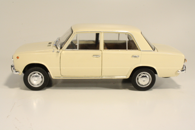 Lada 1200 1971, cream