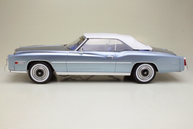Cadillac Eldorado Convertible 1976, vaaleansininen