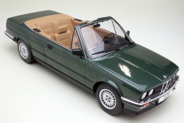 BMW 325i (e30) Cabriolet 1985, tummanvihreä