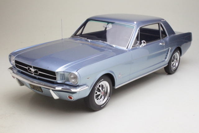 Ford Mustang 1965, vaaleansininen