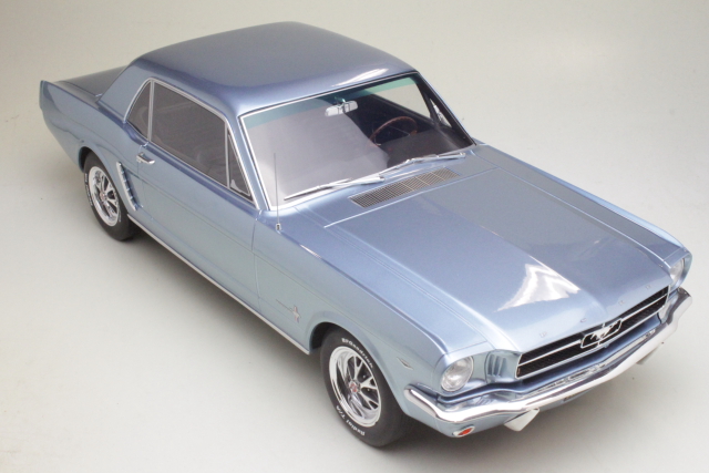 Ford Mustang 1965, light blue