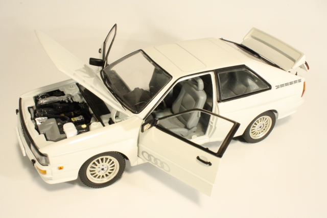 Audi Quattro Coupe 1981, valkoinen