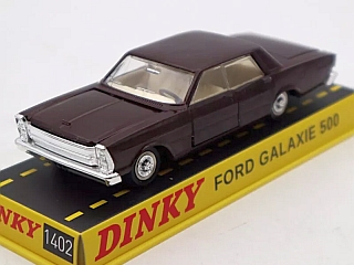 Ford Galaxie 500, tummanruskea