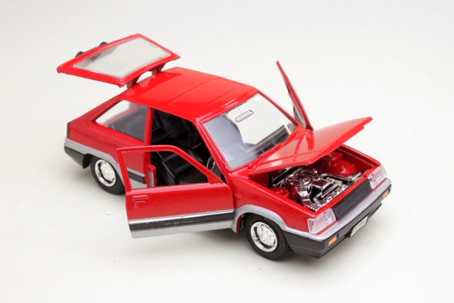 Toyota Corolla II 1500 SR, punainen