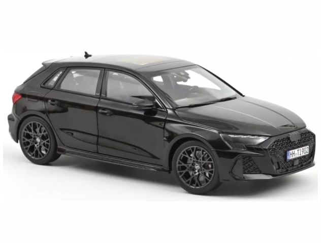 Audi RS3 2025, musta