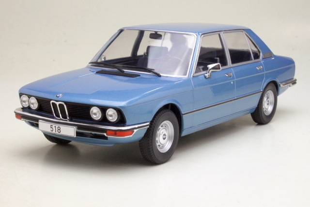 BMW 518 (e12) 1973, vaaleansininen