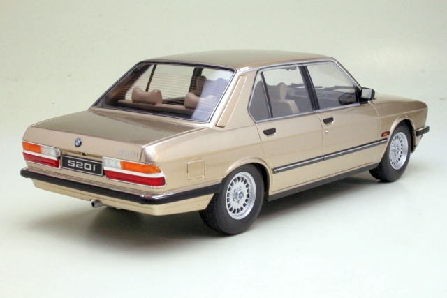 BMW 520i (e28) 1987, kulta