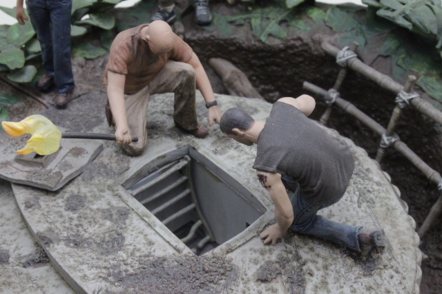 Lost "The Hatch" (with Light-Up Feature)