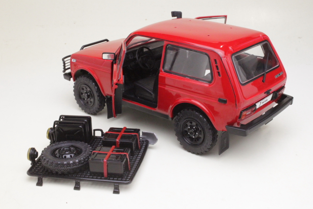 Lada Niva 1980, punainen