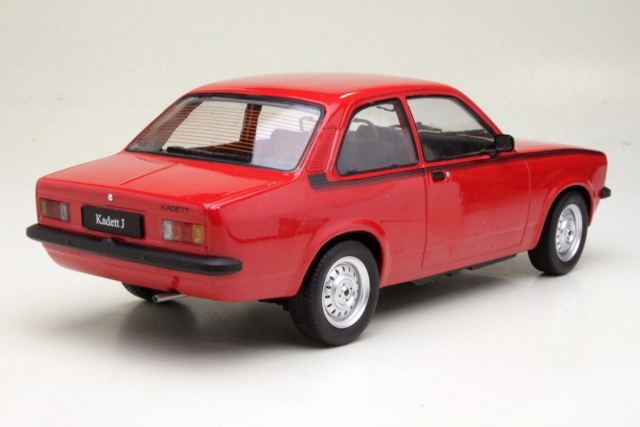 Opel Kadett C Junior 1976, punainen