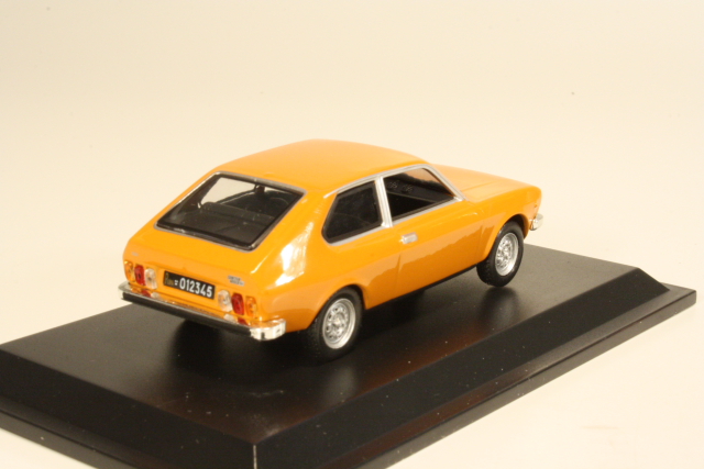 Fiat 128 3P Coupe 1975, oranssi
