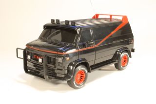 GMC Panel Van, musta. Radio-ohjattava.