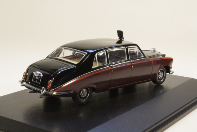 Daimler DS420 Limo 1971 "Queen Mum", dark red/black