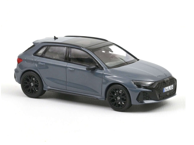 Audi RS3 2025, harmaa