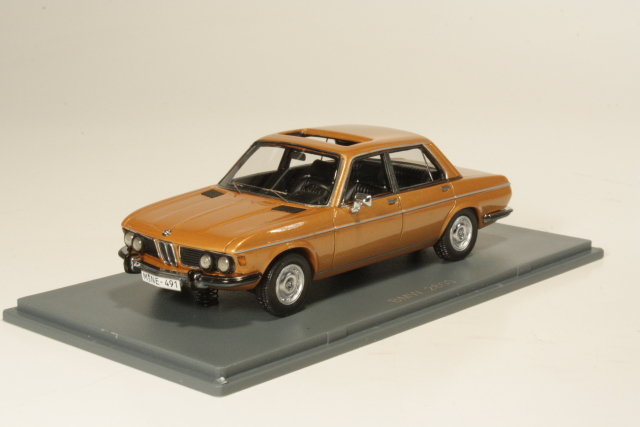 BMW 2500 (e3) 1969, gold metallic