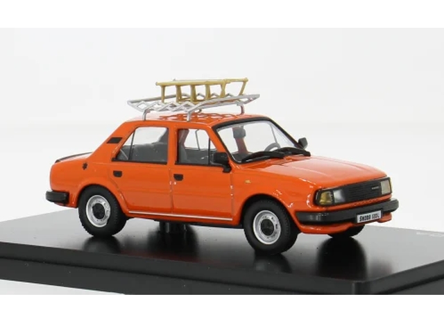Skoda 120L 1984, oranssi
