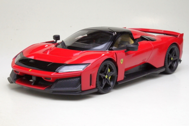 Ferrari F80 2024, red "mustat vanteet"