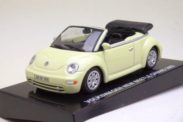 VW New Beetle Cabriolet 2003, vaaleankeltainen