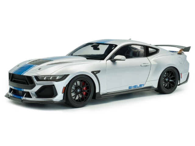 Shelby Mustang Super Snake 2025, hopea/sininen