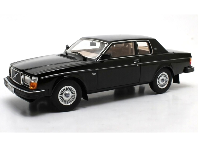 Volvo 262C Bertone 1981, musta