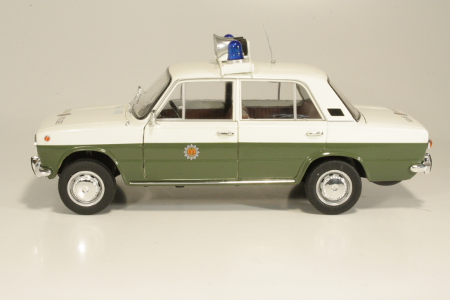 Lada 1200 Volkspolizei, green/white