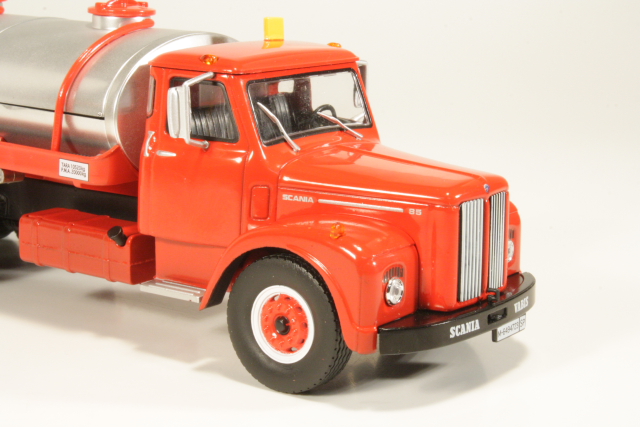 Scania Vabis LS85 1962, punainen/hopea